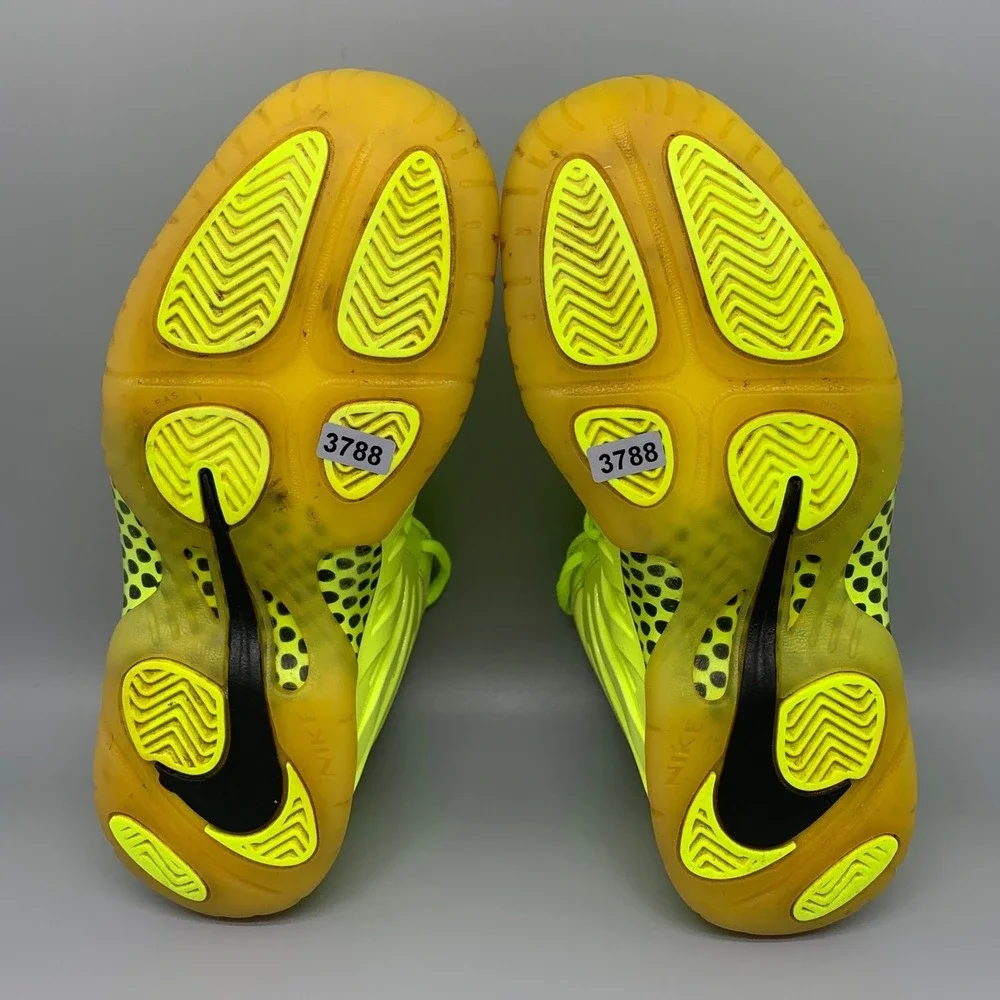 Nike Little Posite One Volt Basketball Shoes CW1593-702 Yth Sz 4Y Women's Sz 5.5